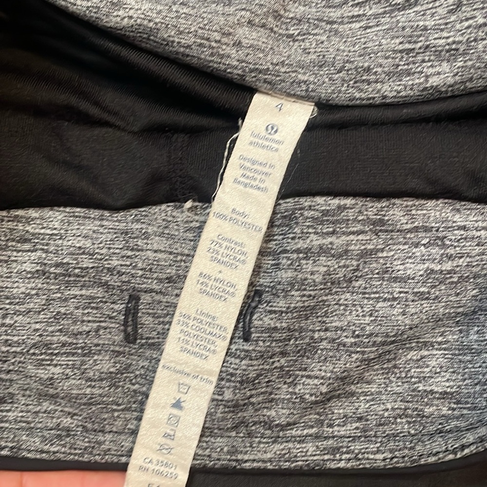 Lululemon Black‎ Striped Nylon Blend Pleated Back Skort Shorts Size 4 - Picture 2 of 6